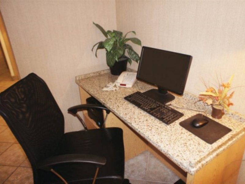 La Quinta By Wyndham Harrisburg Airport Hershey Экстерьер фото